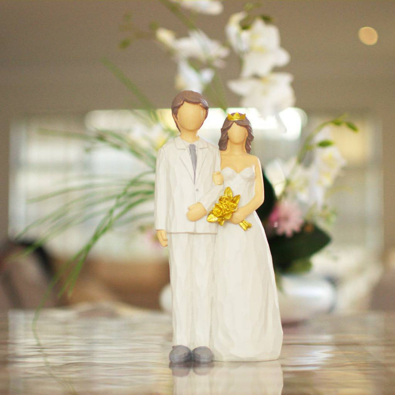 just-married-couple-figurine-wedding-day