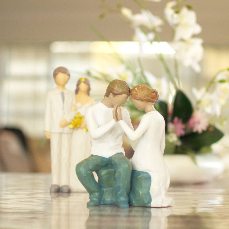 couple-sitting-figurine-gift-home-decor